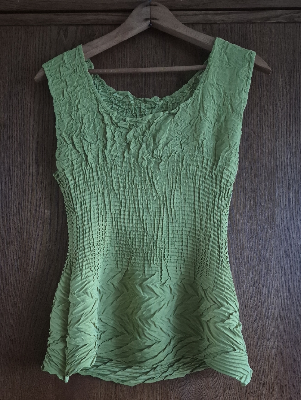 Babette Light Green Textured Crinkle Pleat Sleeveless Women's Top